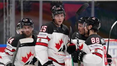 Сборная Канады одержала вторую победу на чемпионате мира, обыграв Казахстан