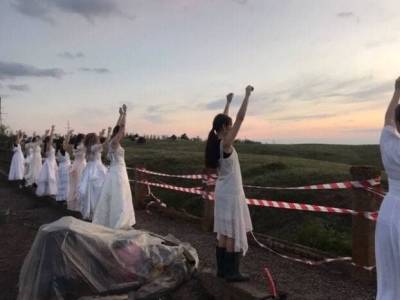 На трассе Мариуполь – Донецк сегодня покажут пьесу "Дорога домой"