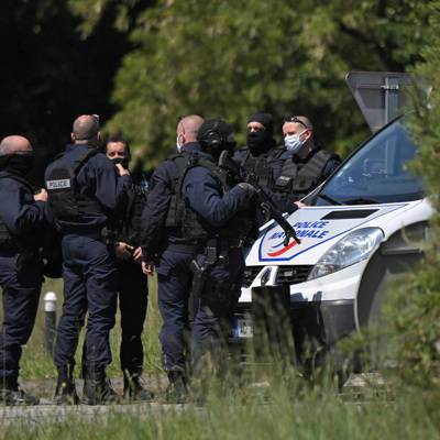 У напавшего на сотрудницу полиции во Франции была шизофрения