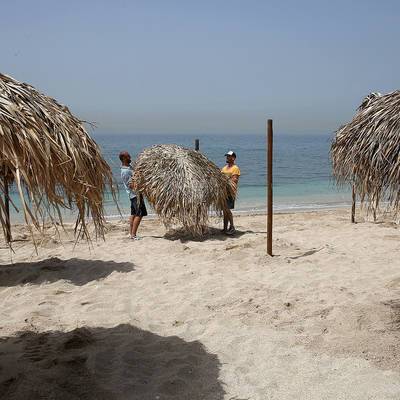 Власти Греции определили правила нахождения отдыхающих на пляжах