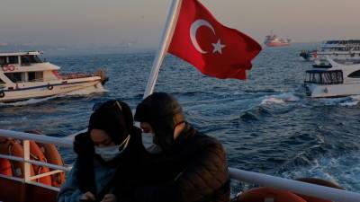 В Турции за сутки выявили более семи тысяч случаев коронавируса