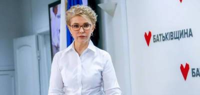 Тимошенко без макияжа и в косынке показала спортивный стиль