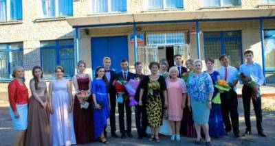 В Луганске разрешили проводить школьные выпускные вечера
