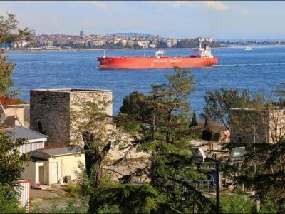 Haberturk: Движение в проливе Босфор оказалось заблокированным из-за аварии на танкере с нефтью