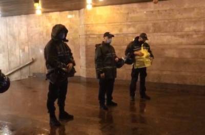 "Взрыв" и террористы: как в Киеве отражали "угрозу". ВИДЕО