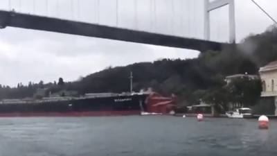 Движение кораблей через Босфорский пролив приостановлено из-за аварии
