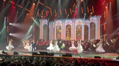 На праздничном концерте в честь дня города выступил симфонический оркестр - piter.tv - Санкт-Петербург