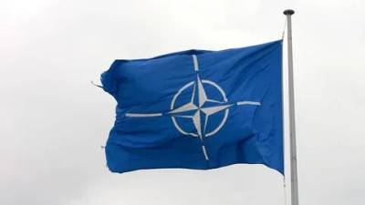 Франция: идея принять Киев в НАТО является безумной
