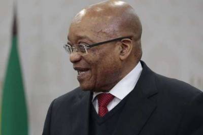Президент ЮАР обвинен в получении семи сотен взяток