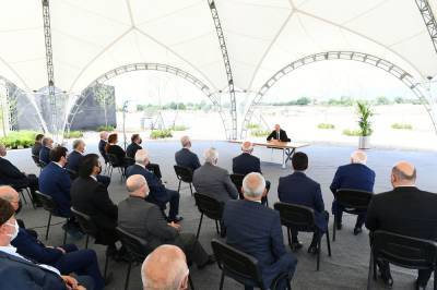 Президент Ильхам Алиев: В течение этих 17 лет я провел много встреч с тогдашними вынужденными переселенцами и каждый раз говорил им, что мы вернемся на эти земли