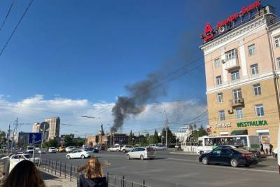 Тушению пожара в центре Омска помешали пробки
