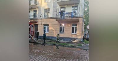 "Не раздумывал": Под Калининградом прохожий спас из горящей квартиры двух детей