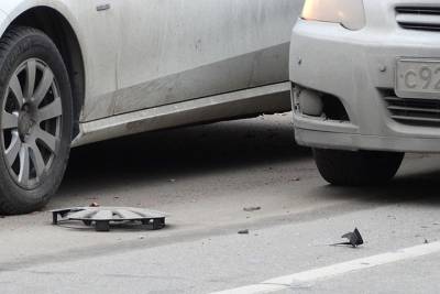 Человека зажало между автомобилей в результате ДТП в Новокосино