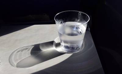 Вредный оптимизм: почему считать стакан наполовину полным не всегда хорошо (Sasapost, Египет)