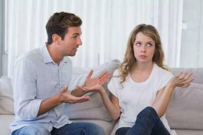 Муж дочери ставит вопрос так: либо переезд, либо развод