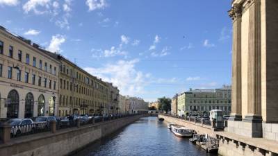 Гребень антициклона разгонит в Петербурге облака и принесет похолодание