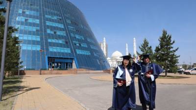 Максим Федотов получил почетное звание Казахского национального университета искусств