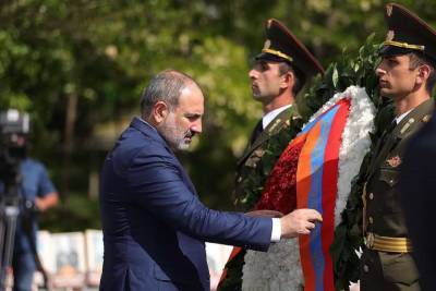 Пашинян считает необходимостью размещение военных России на границе между Арменией и Азербайджаном