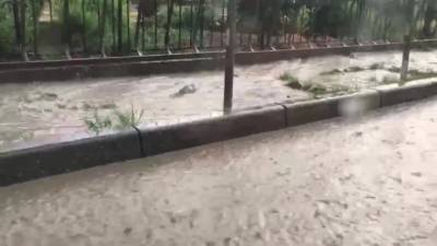 Несколько районов Симферополя оказались под водой