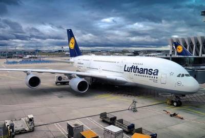 Самолетам Lufthansa позволили летать в Москву и Петербург, минуя Беларусь