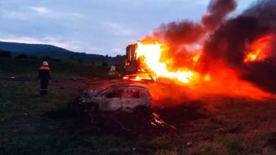 Два человека погибли в огненном ДТП с фурой в Саратовской области