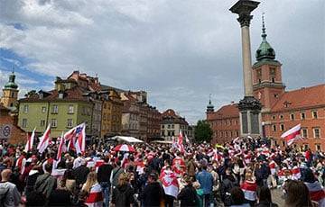 В Варшаве прошел большой пикет солидарности с Беларусью