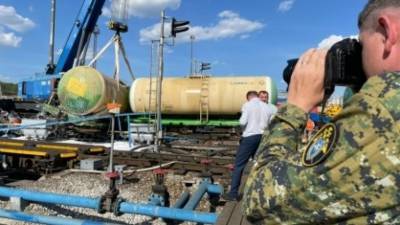 В Свердловской области при сходе с путей цистерн разлилось дизельное топливо
