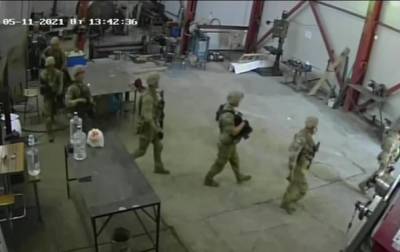 Американские военные во время учений ворвались в мастерскую в Болгарии