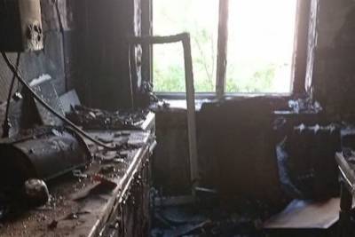 Десять человек спаслись из пожара в пятиэтажке в Казани