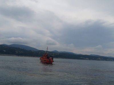 В Черном море у Туапсе зафиксировано нефтяное пятно длиной 150 метров