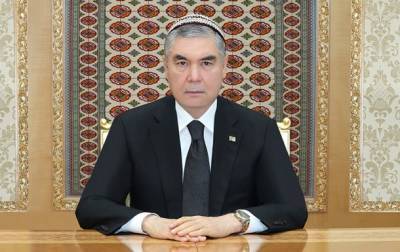 В Туркменистане чиновников заставили сбрить волосы