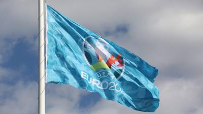 Знамя Евро-2020 подняли на самом высоком флагштоке Петербурга