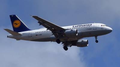Lufthansa разрешили летать в Москву и Петербург в обход Белоруссии