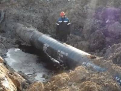 На Ямале из-за повреждения нефтепровода произошло загрязнение почвы
