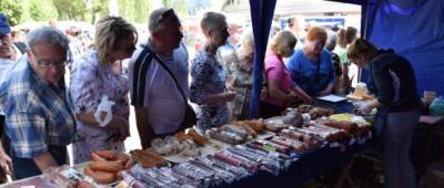 В оккупированном Донецке прошла продуктовая ярмарку с нарушениями карантина