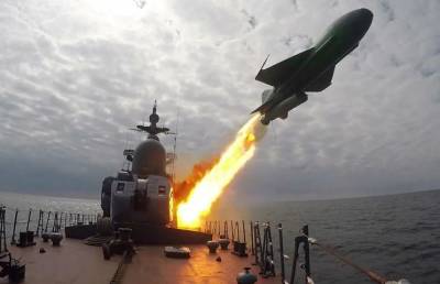 Российский фрегат ответил стрельбами Британии в Чёрном море