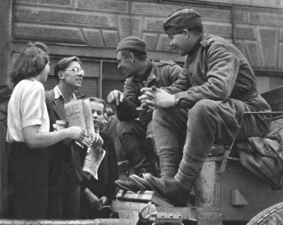 Братание после войны: как советские ветераны общались с немцами