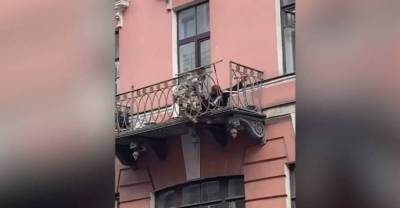 Ругались из-за измен: Лайф узнал подробности бурной ссоры пары из Петербурга, в ходе которой она вывалилась с балкона