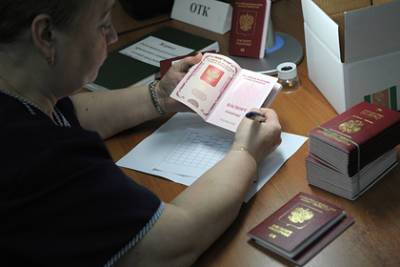 В МВД разъяснили правила получения загранпаспортов за рубежом