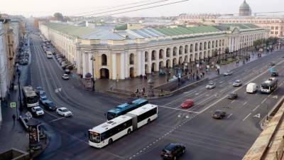 «Перебегала на красный»: пассажирка автобуса о сбитой девушке в центре Петербурга