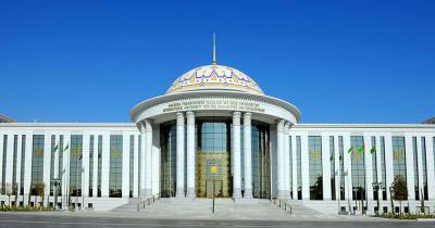 Вузы Туркменистана начали переводить на хозрасчет