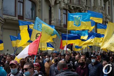 «Марш патриотов» и черные шары: чем запомнился в Одессе пасхальный день 2 мая
