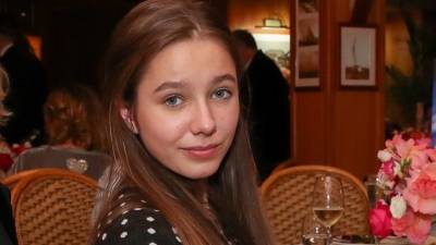 В сети появились редкие кадры дочери Юлии Началовой с сестрой