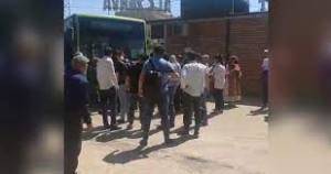 Автобус сбил двух пешеходов на обочине в Ташкенте
