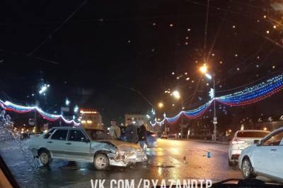 На площади Ленина в Рязани произошла серьезная авария