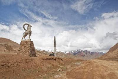 Киргизия и Таджикистан завершили отвод войск и техники от границы