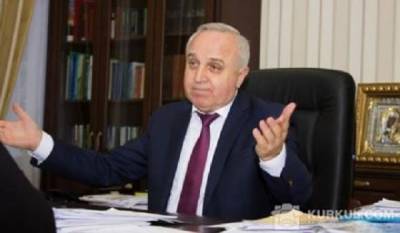 Предводитель академиков-аграриев Гадзало отстранен от должности из-за внедорожника Чмыря
