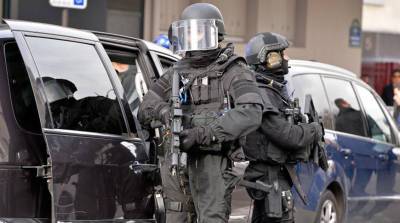 В Лионе около 30 силовиков пострадали в столкновениях с хулиганами