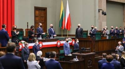 В Варшаве отмечают годовщину принятия Конституции: собрались лидеры 5 стран