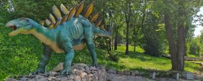Вандалы обезглавили динозавра в парке Котельнича